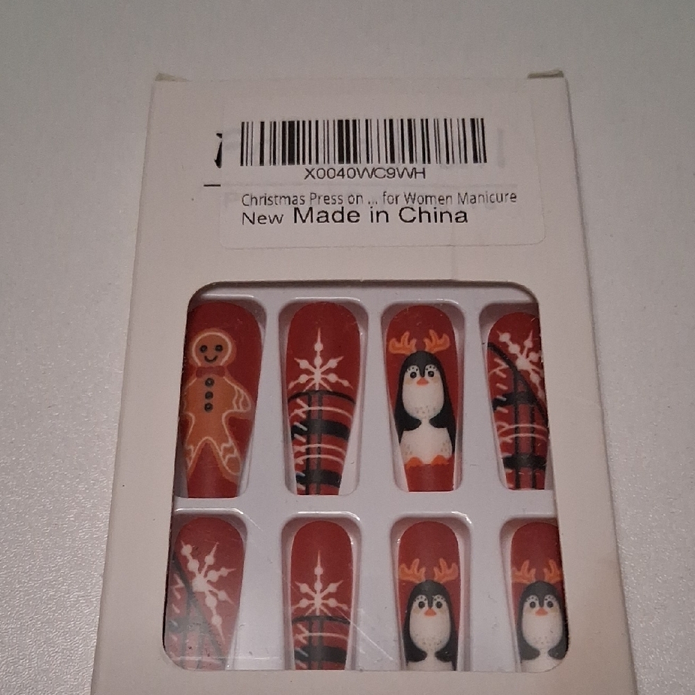 Holiday Penguin and Gingerbread Press-On Nails - Picture 2 of 5